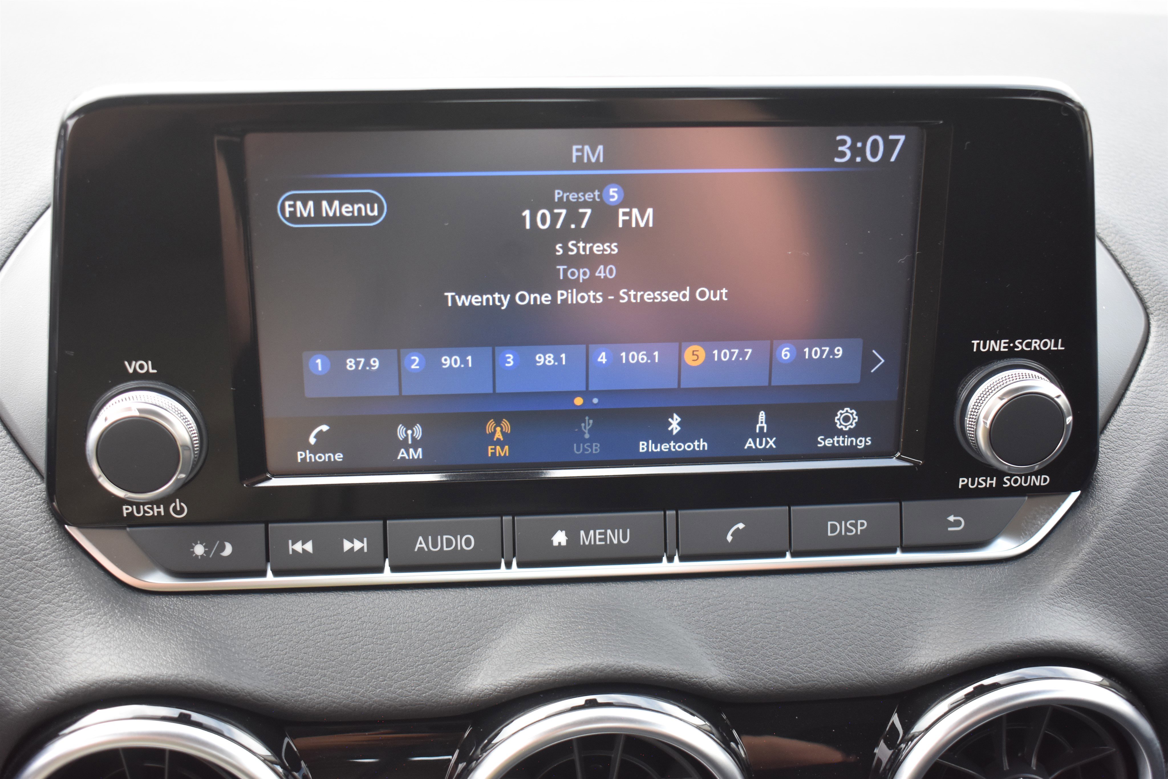 2025 Nissan Sentra S photo 18