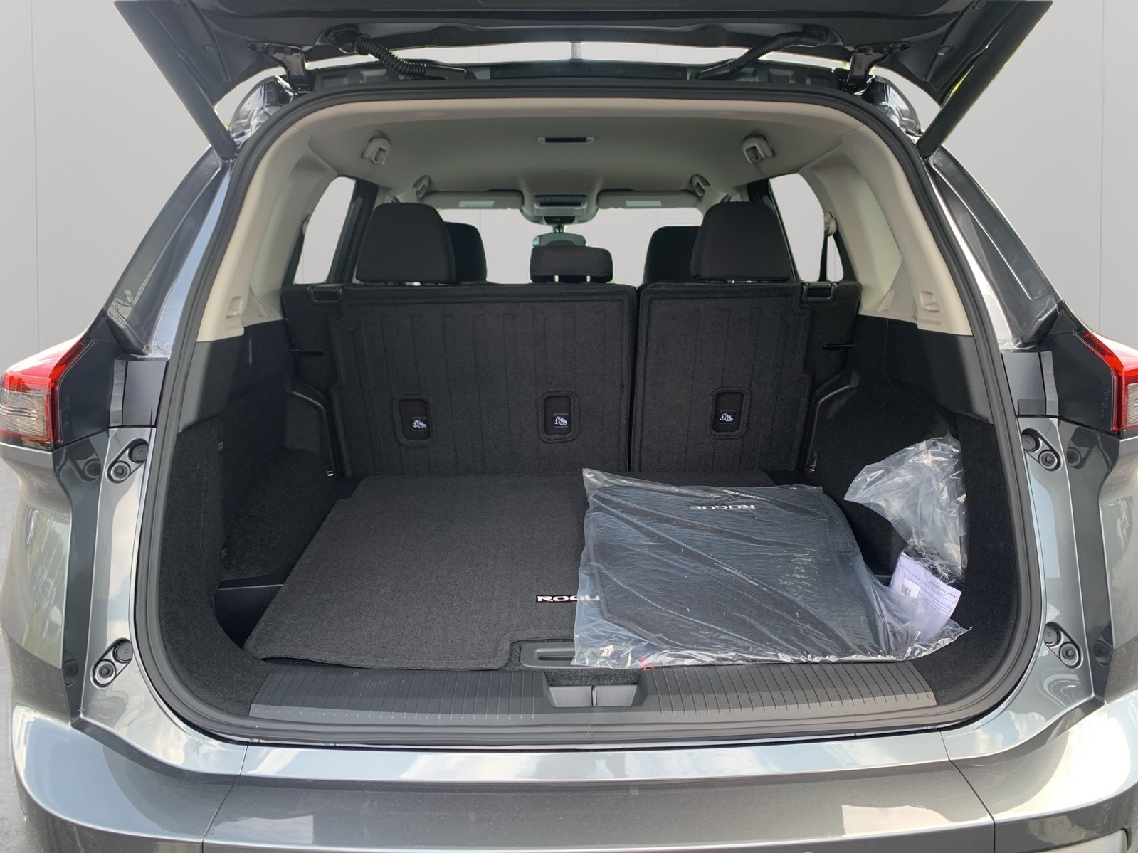 2026 Nissan Rogue SV photo 28