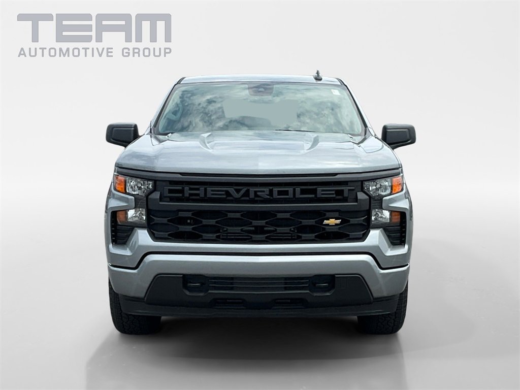2025 Chevrolet Silverado 1500 Custom photo 2
