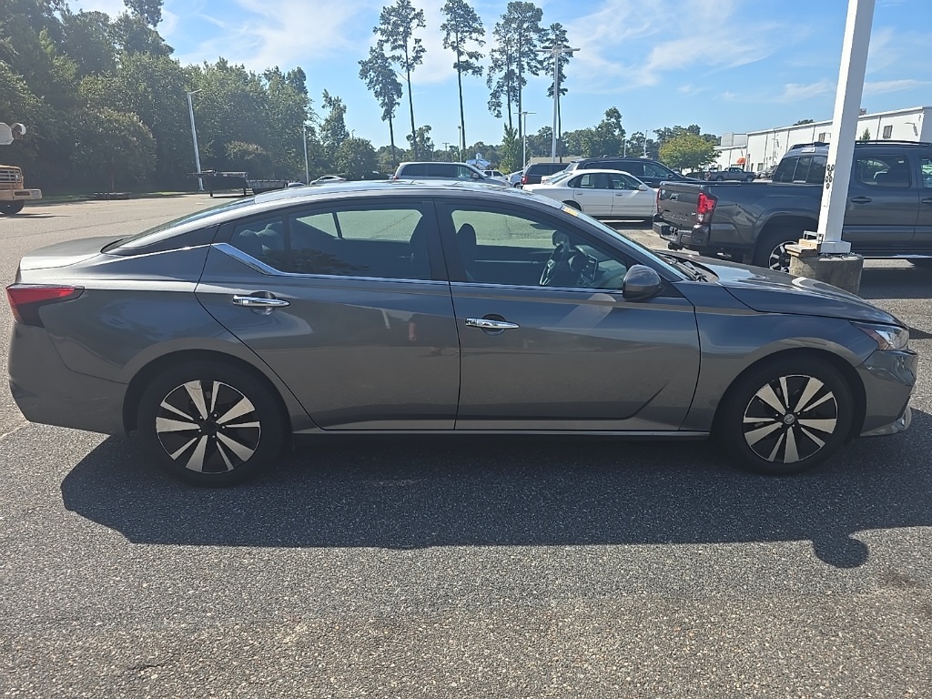 2022 Nissan Altima 2.5 SV photo 4