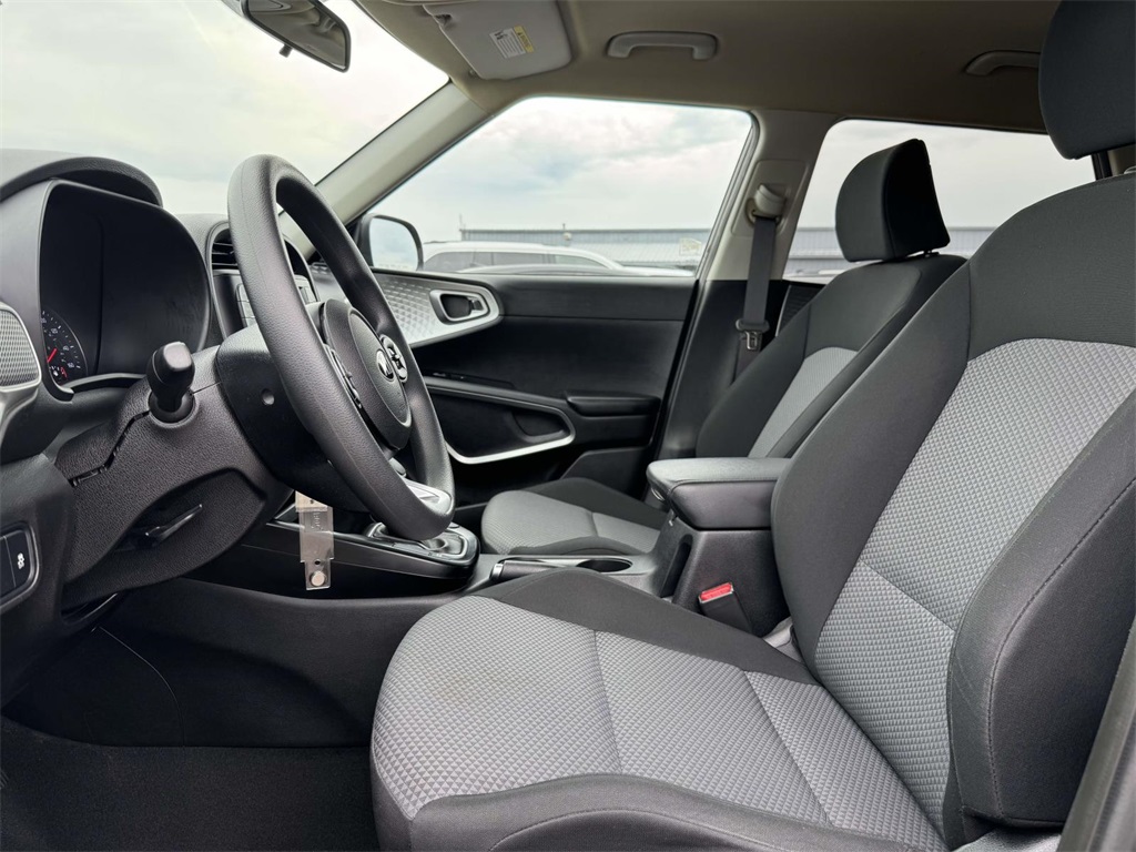 2021 Kia Soul LX photo 12