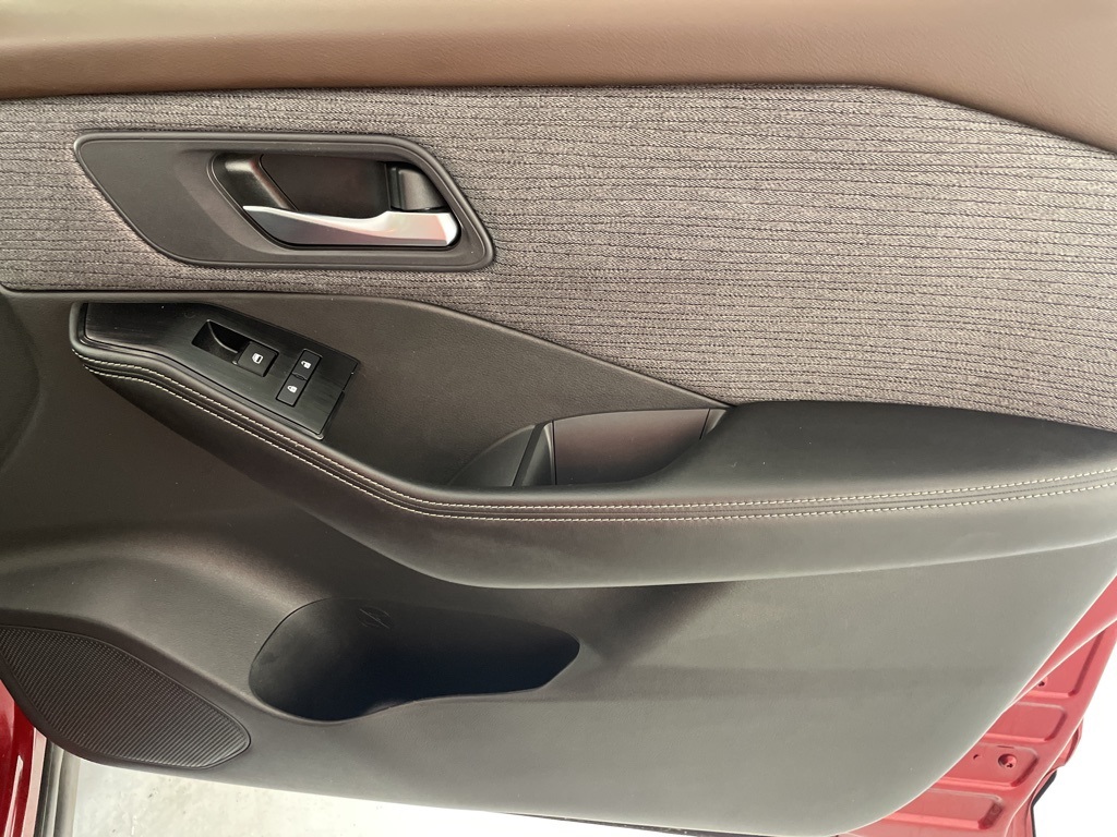 2022 Nissan Rogue SV photo 38