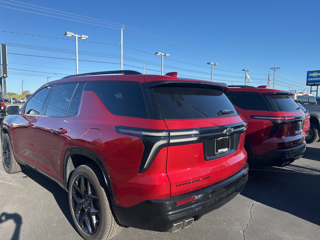 2025 Chevrolet Traverse RS photo 4