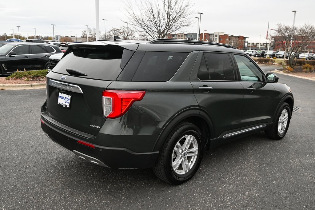 2023 Ford Explorer XLT photo 3