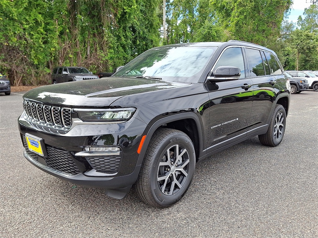 2025 Jeep Grand Cherokee Limited photo 2