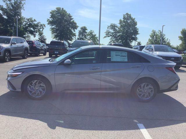 2025 Hyundai Elantra Blue's photo