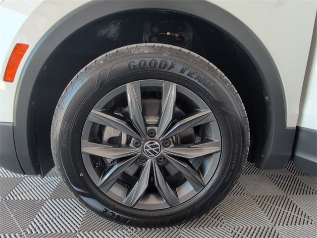2022 Volkswagen Tiguan SE photo 17