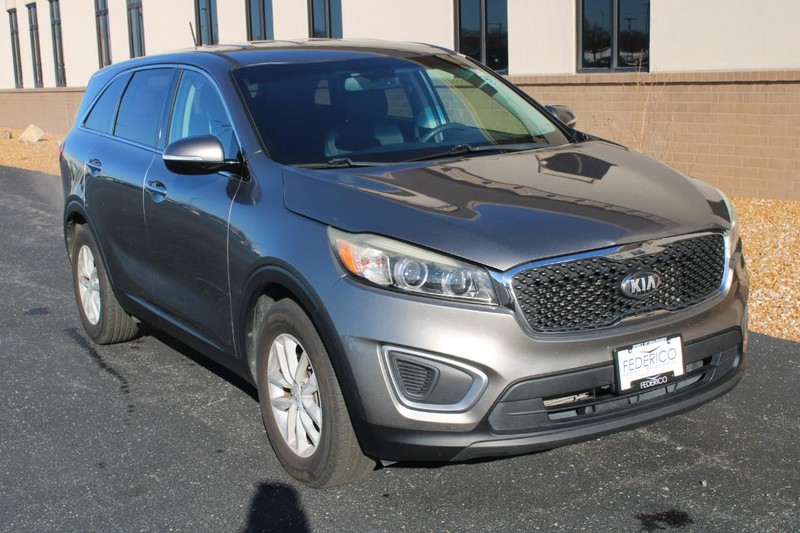 Used 2016 Kia Sorento L with VIN 5XYPG4A3XGG052038 for sale in Wood River, IL