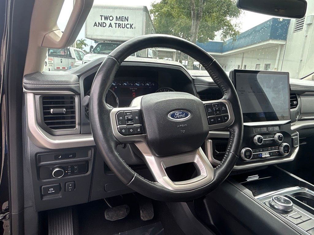 2024 Ford Expedition XLT photo 30