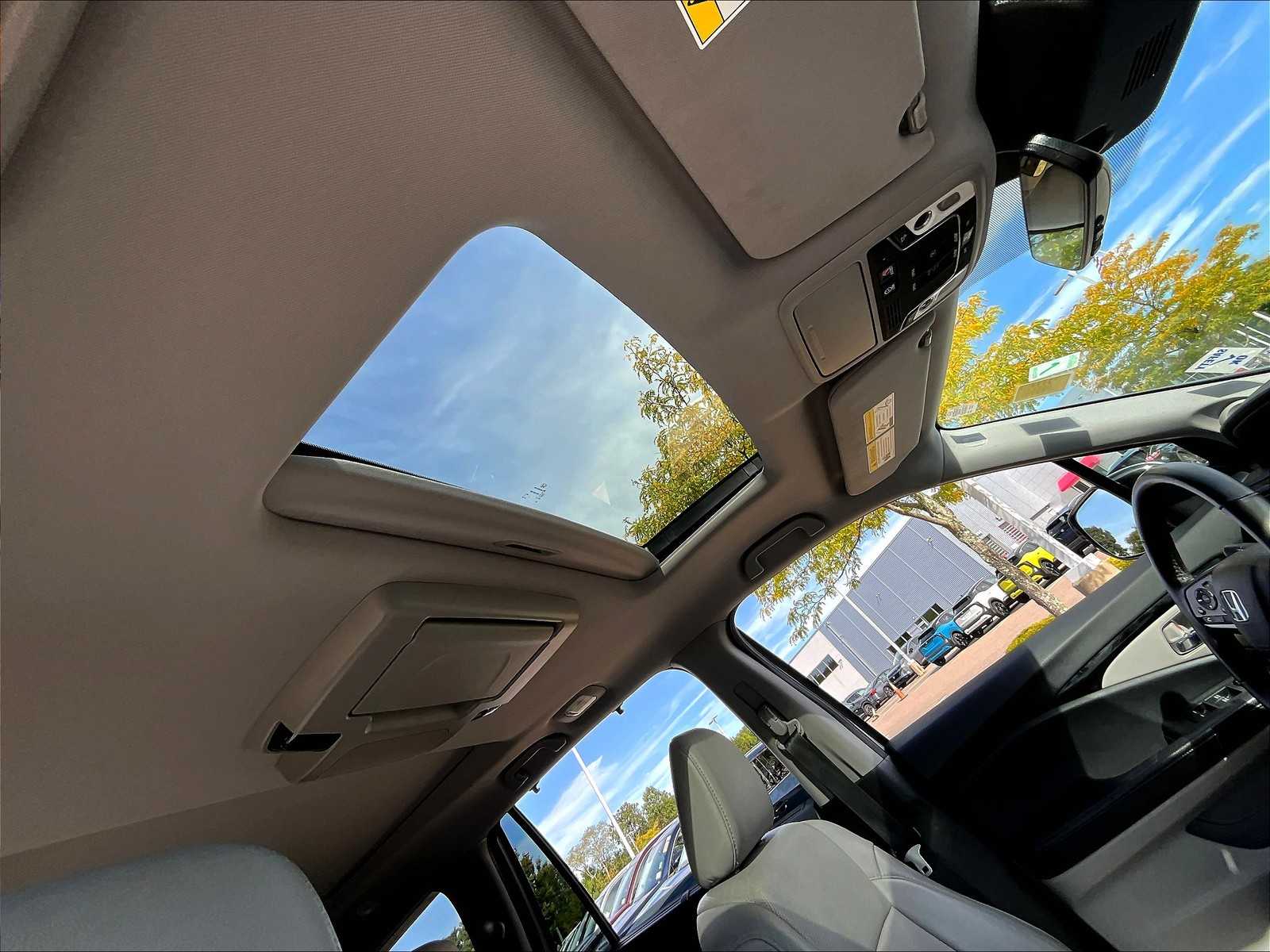 2020 Honda Pilot Elite photo 21