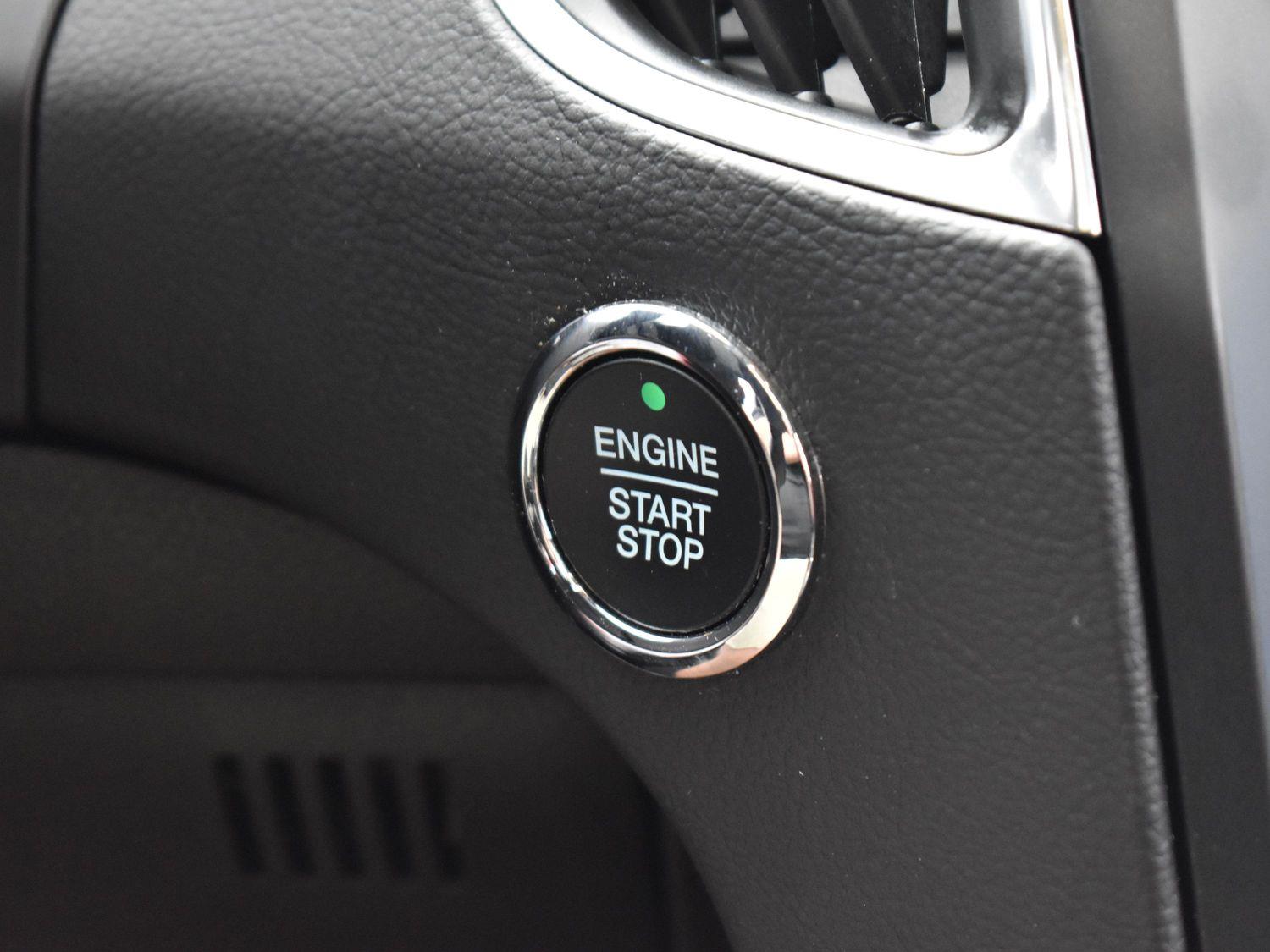2022 Ford Edge ST photo 29