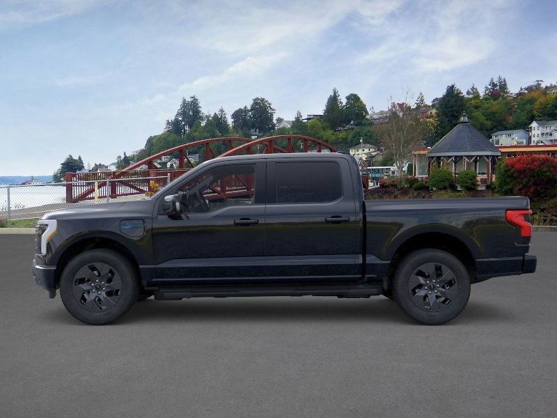2025 Ford F-150 Lightning Lariat photo 3