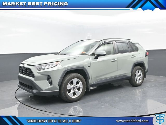 2020 Toyota RAV4 XLE's photo