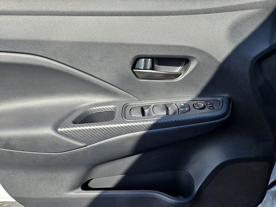 2025 Nissan Versa S photo 26