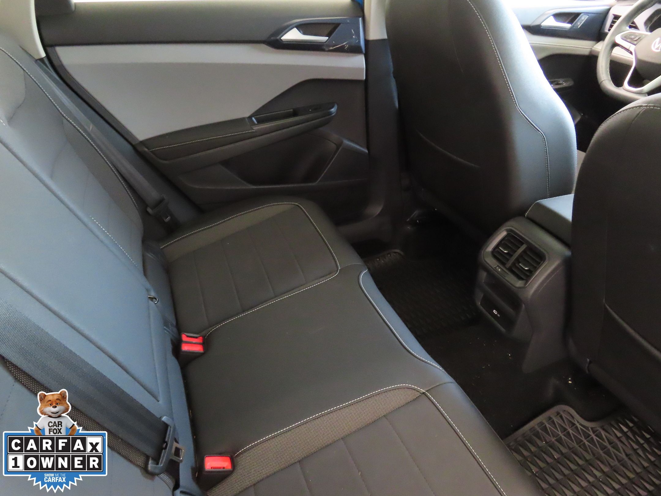 2024 Volkswagen Taos SE photo 18