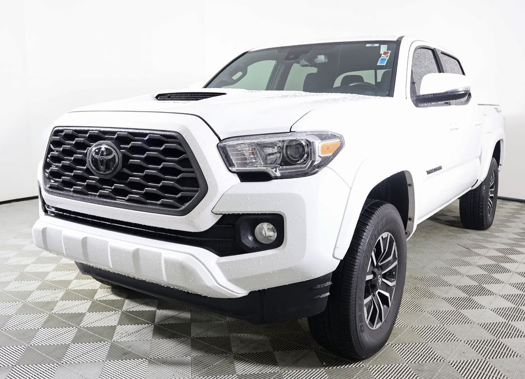 2022 Toyota Tacoma TRD Sport photo 2