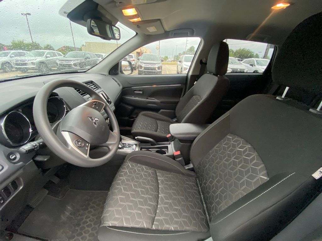 2024 Mitsubishi Outlander Sport ES photo 16