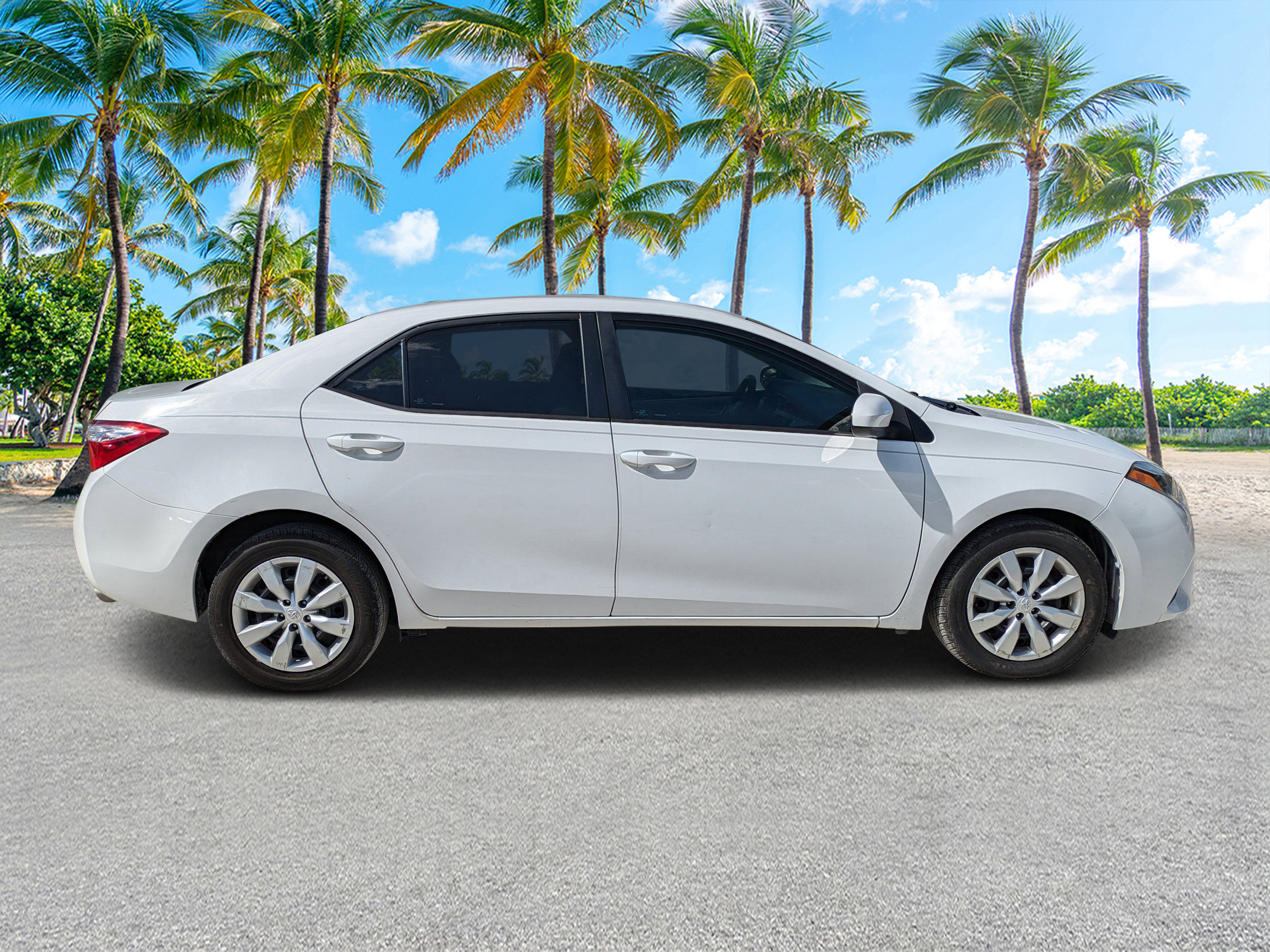 Used 2016 Toyota Corolla LE with VIN 2T1BURHE8GC528287 for sale in LaBelle, FL