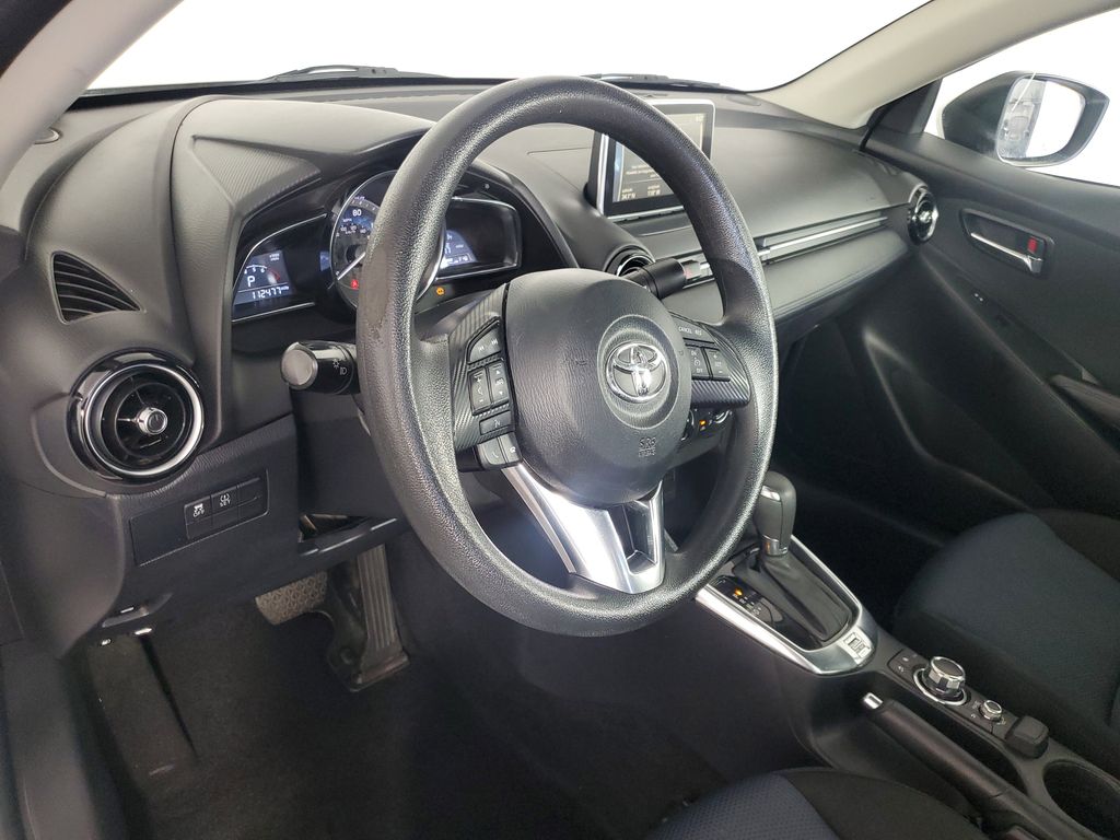 2017 Toyota Yaris iA Base photo 10