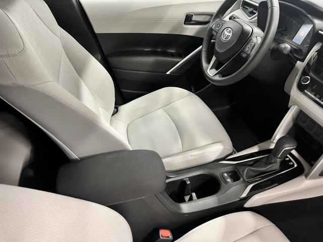 2023 Toyota Corolla Cross LE photo 19