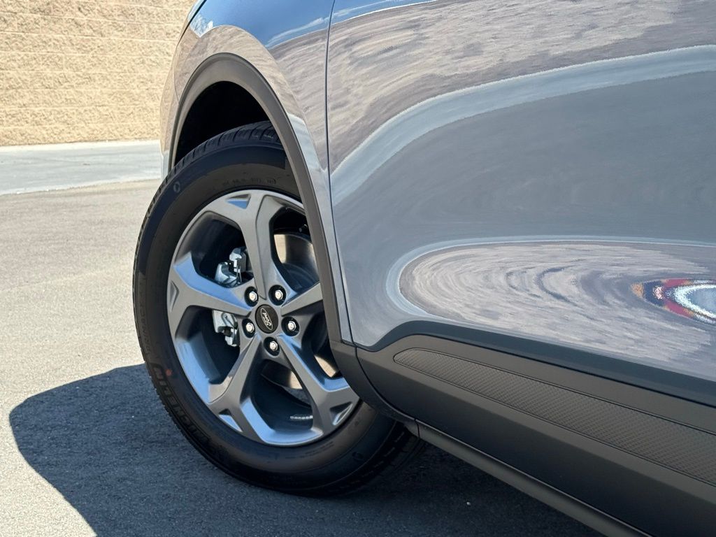 2025 Ford Escape ST-Line photo 12