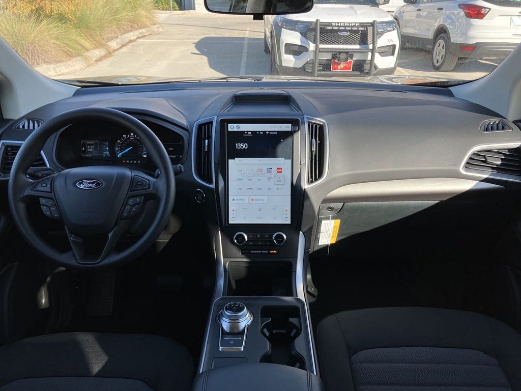 2024 Ford Edge SE photo 3