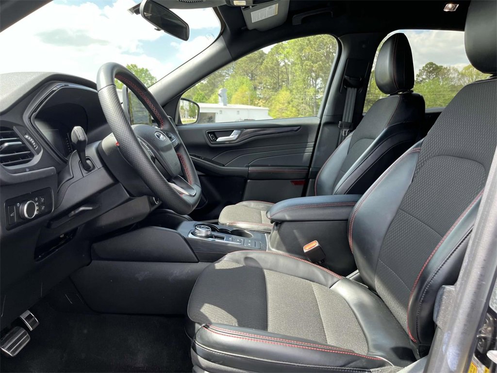 2024 Ford Escape ST-Line photo 13