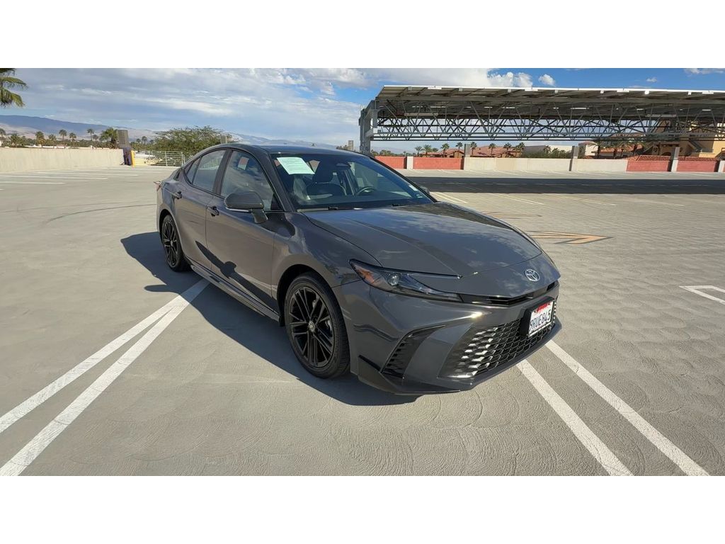 2025 Toyota Camry Hybrid SE photo 2