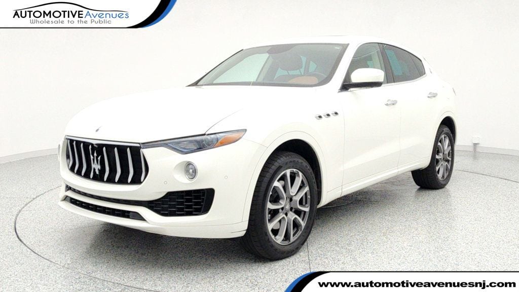 2017 Maserati Levante Base's photo