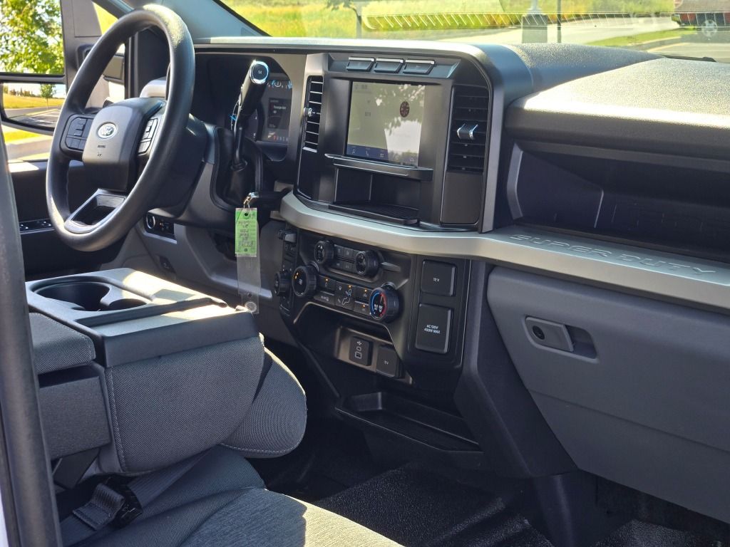2024 Ford F-350 XL photo 7