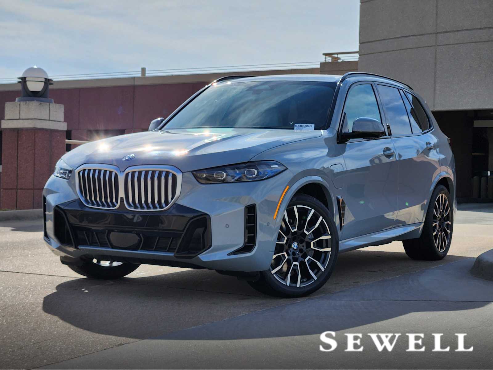 2026 BMW X5 M50i's photo