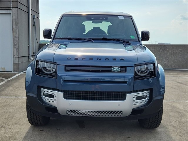 2025 Land Rover Defender 110 S photo 8