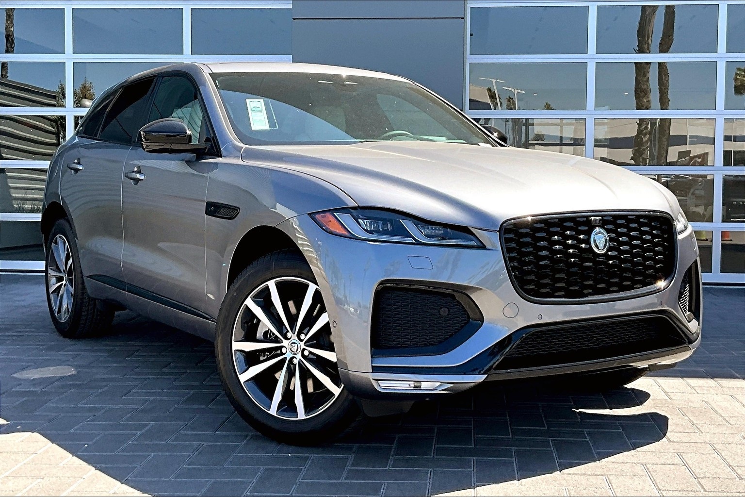 2026 Jaguar F-PACE P250 R-Dynamic S photo 2