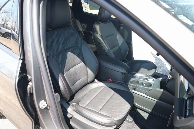 2025 Ford Escape ST-Line Select photo 30
