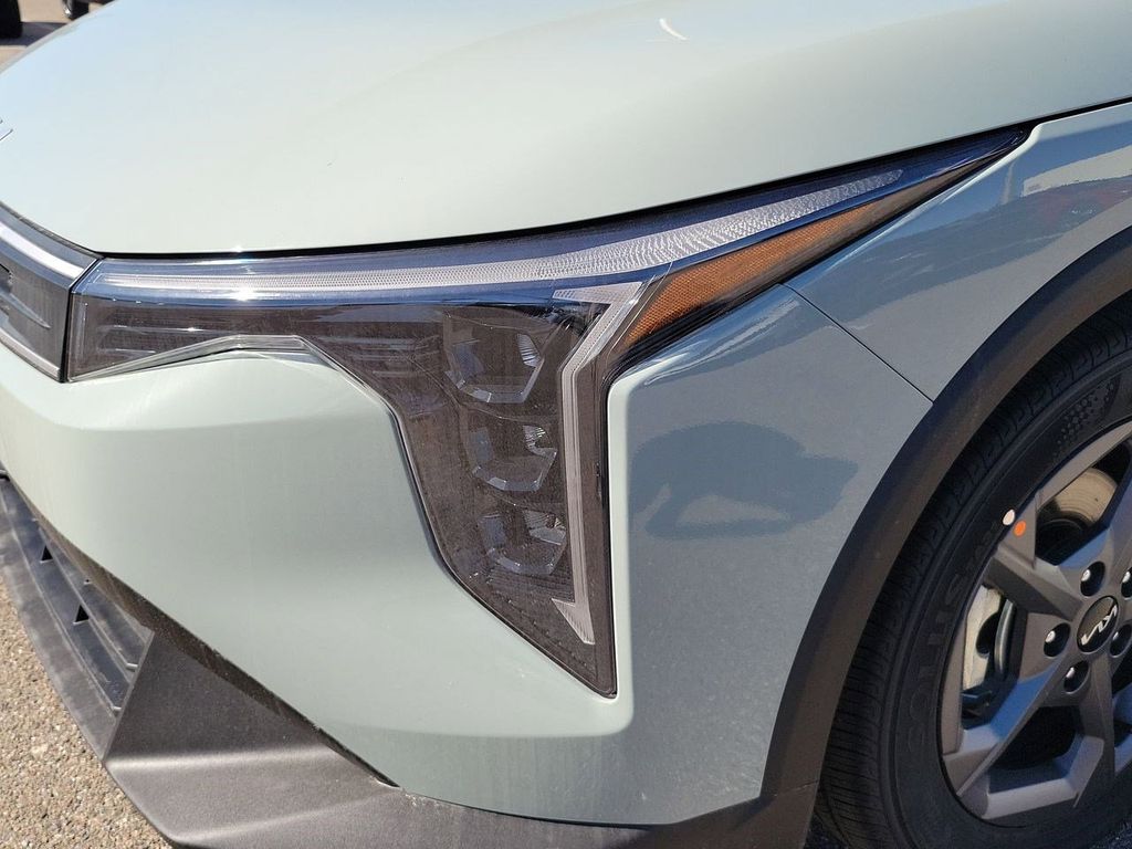 2025 Kia K4 LXS photo 10