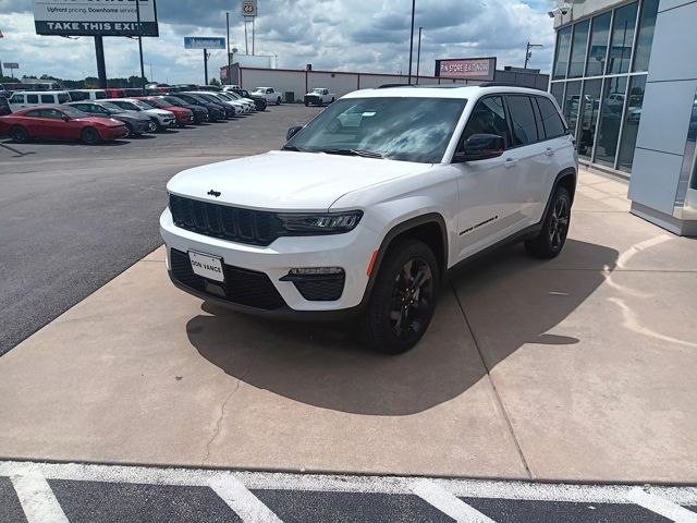 2025 Jeep Grand Cherokee Limited's photo