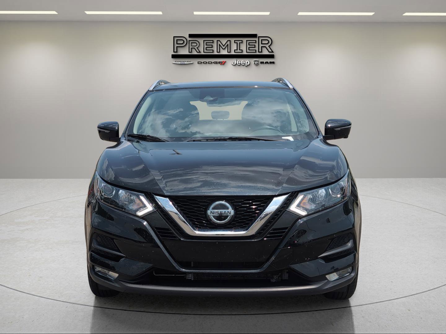 2022 Nissan Rogue Sport SV photo 2