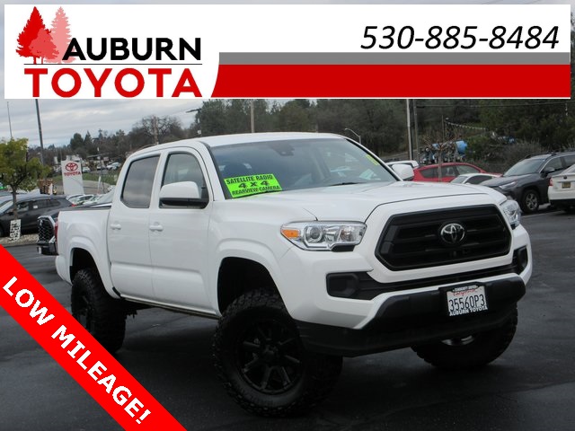 2022 Toyota Tacoma SR's photo