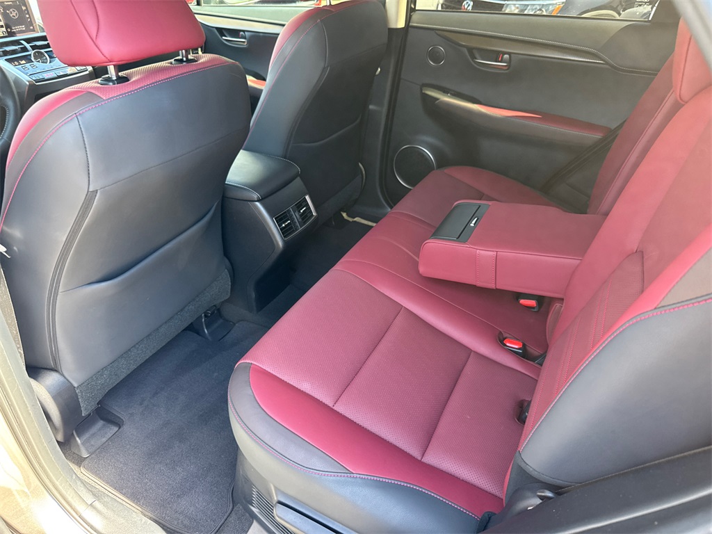 2018 Lexus NX 300h Luxury photo 18