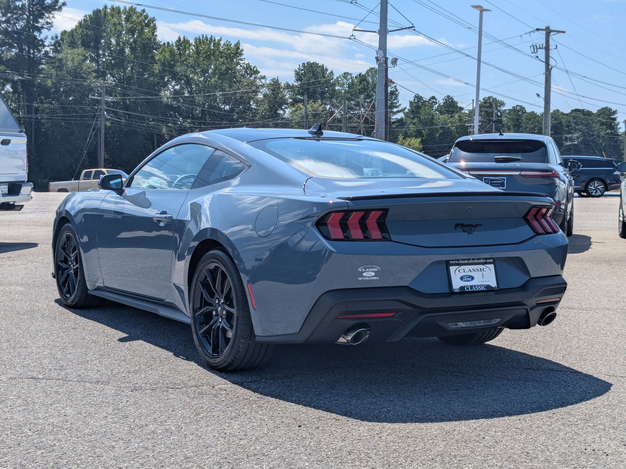 2025 Ford Mustang EcoBoost photo 7