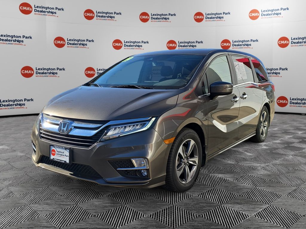 2019 Honda Odyssey Touring photo 3