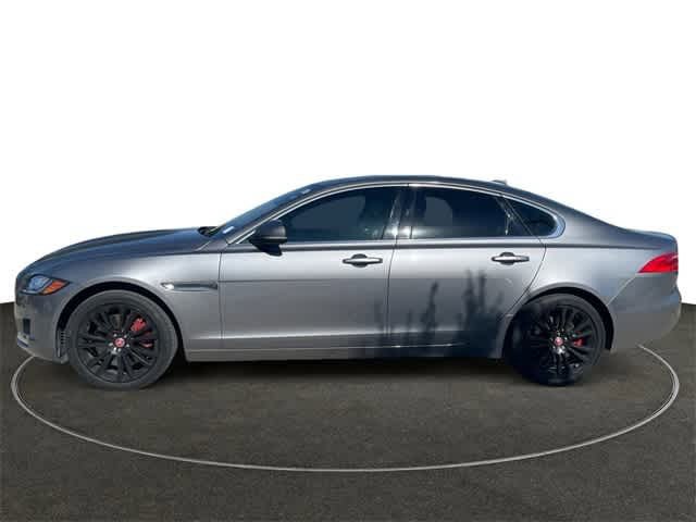 2020 Jaguar XF 30t Prestige photo 3