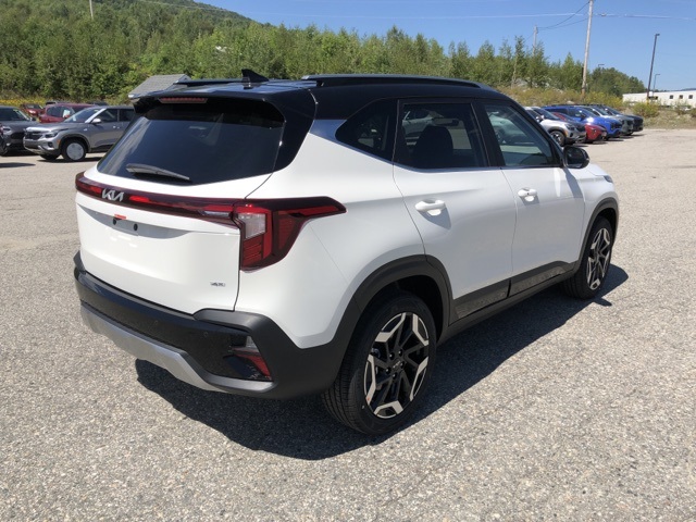 2026 Kia Seltos SX photo 2