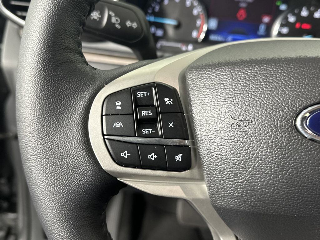 2024 Ford Explorer Limited photo 19