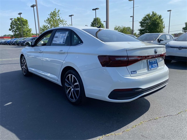 2025 Volkswagen Jetta 1.5T SE photo 4