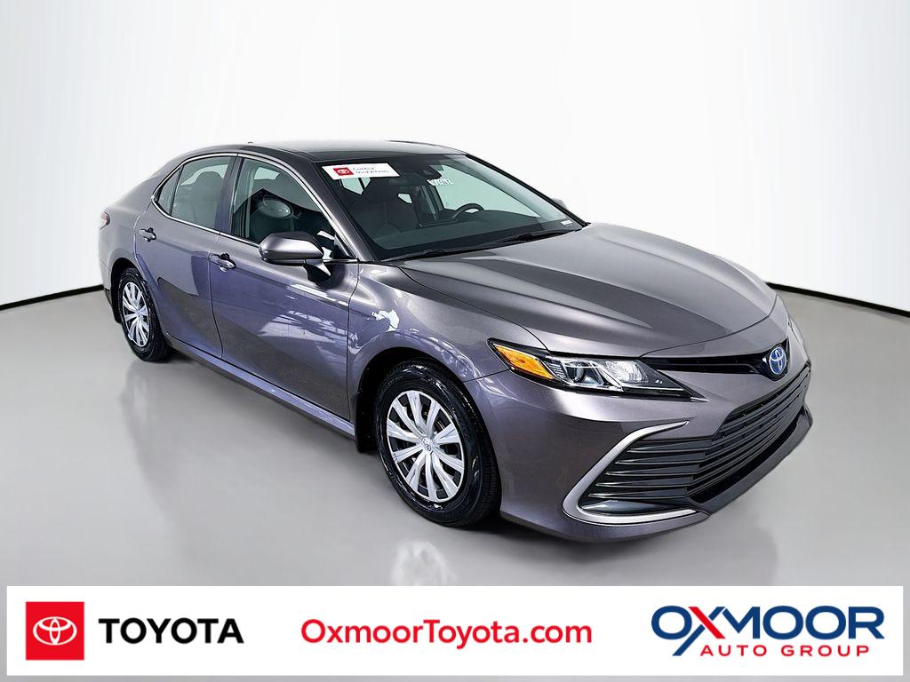 2023 Toyota Camry LE's photo