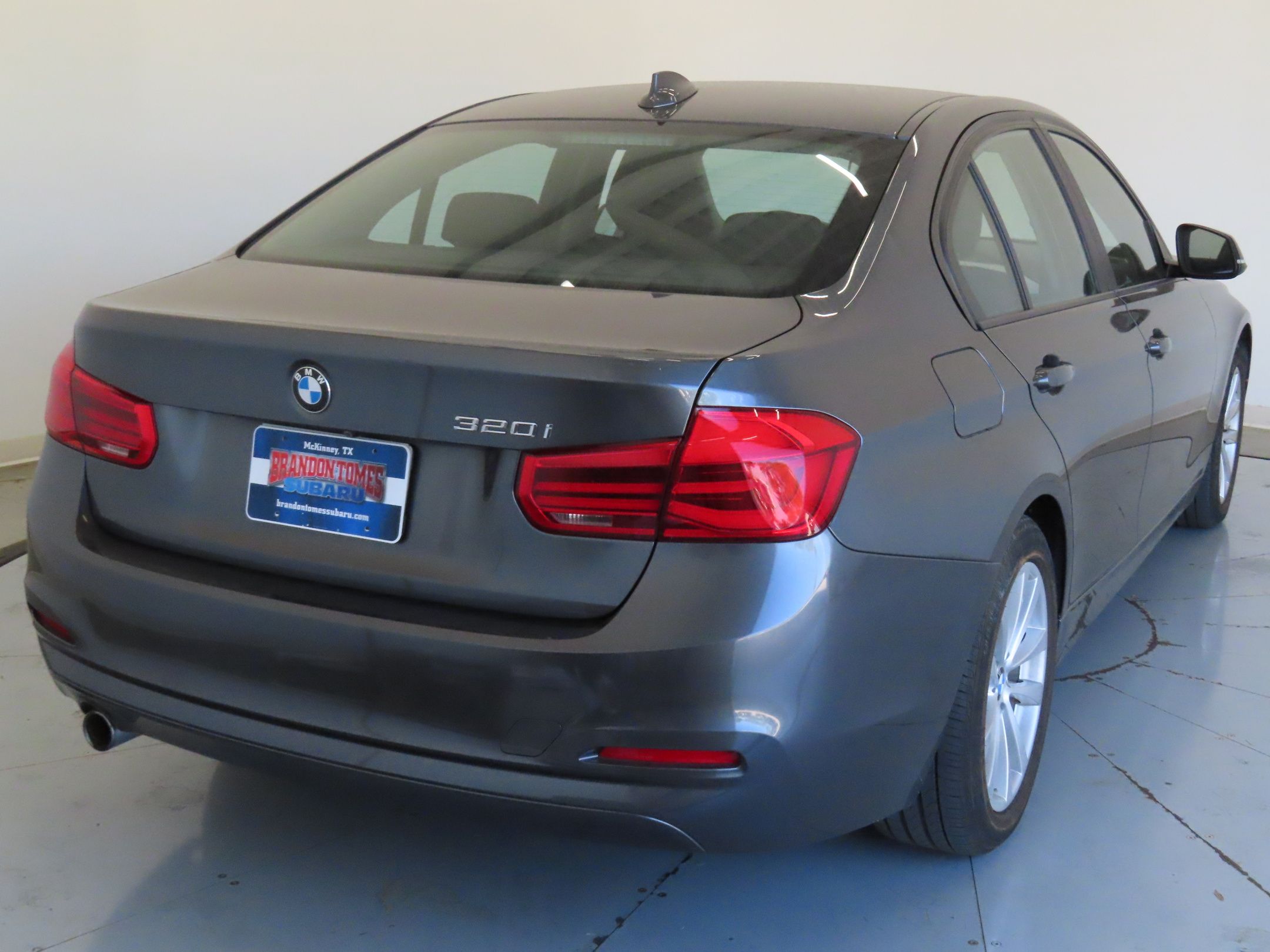2018 Bmw 320i Sedan photo 3