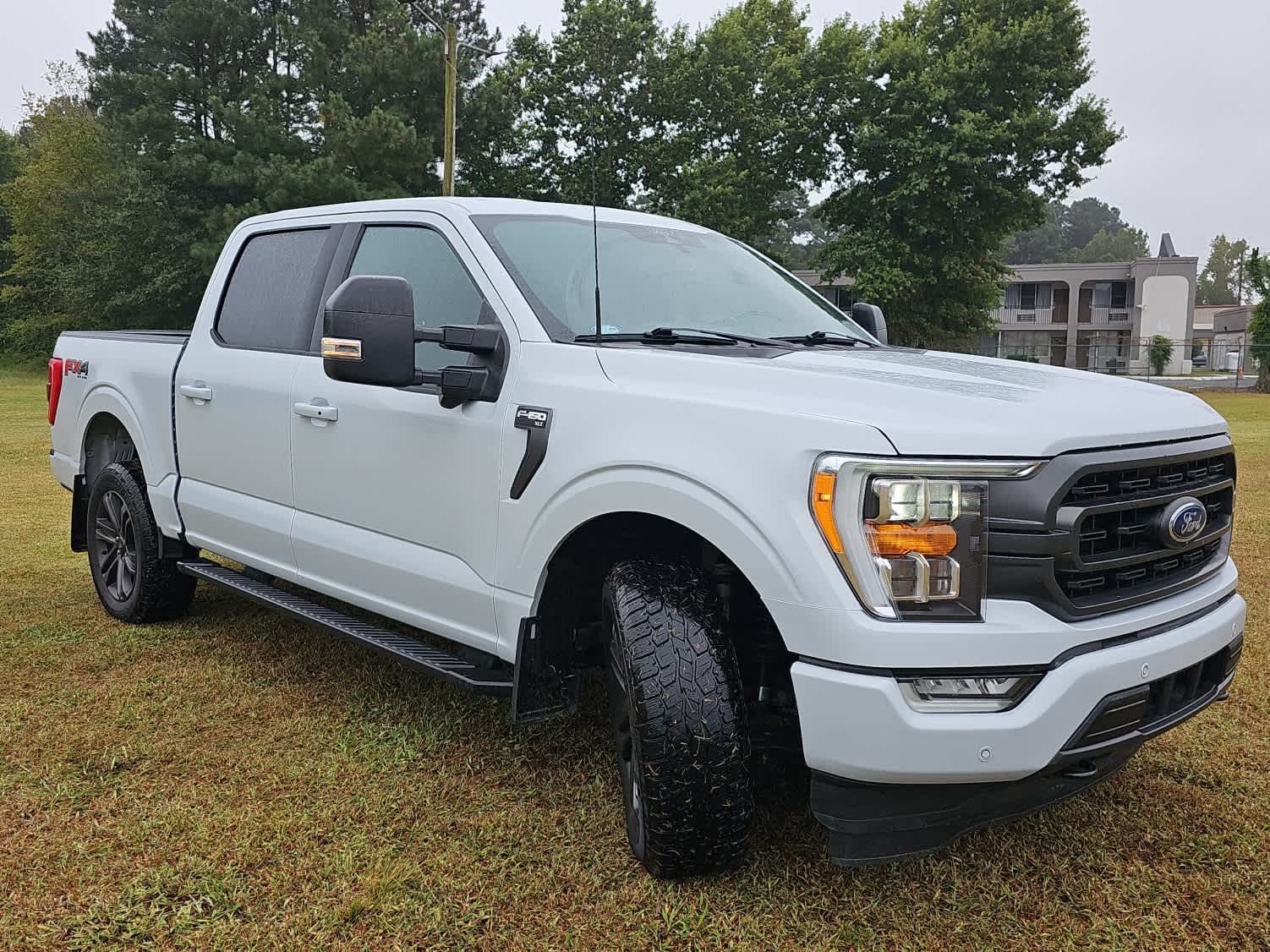 2022 Ford F-150 XLT photo 3