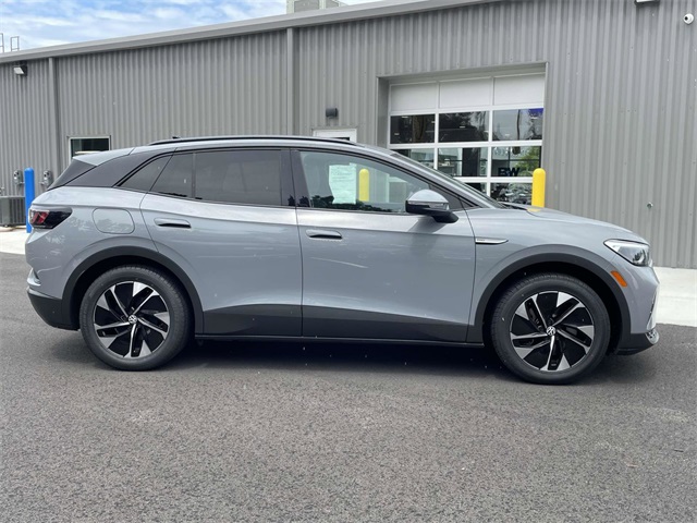 2022 Volkswagen ID.4 Pro photo 3