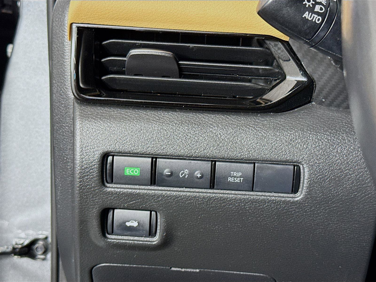 2022 Nissan Sentra SV photo 9